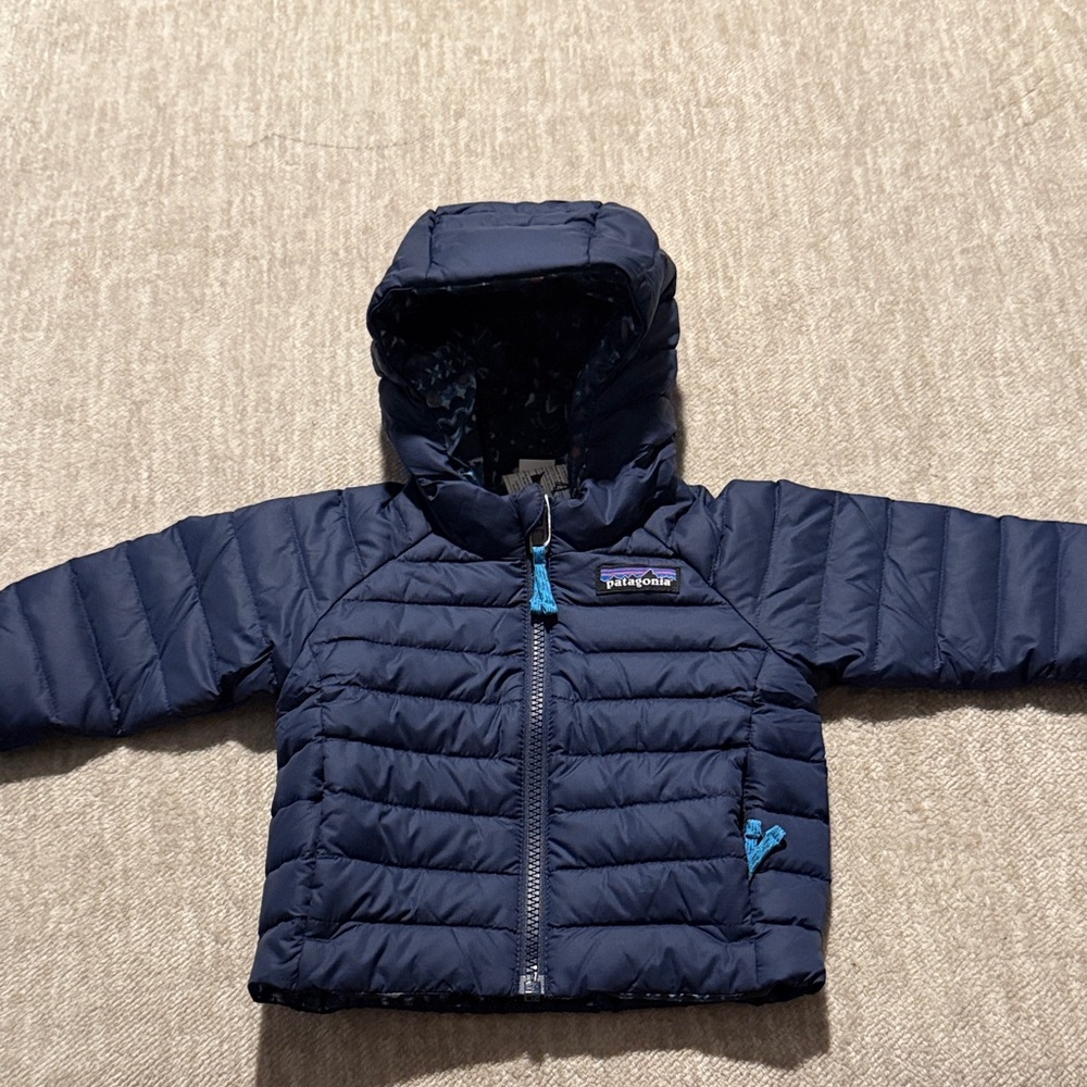 NEW w/o tag Patagonia Dark Blue Hooded Puffer Jacket